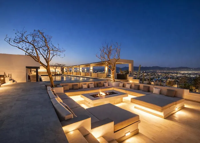 Rooftop Escape • Walk To • Luxury Apartamento *