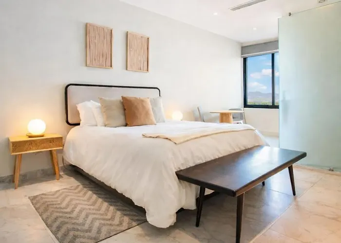 Rooftop Escape • Walk To • Luxury Apartamento Cabo San Lucas