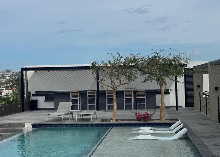 Rooftop Escape • Walk To • Luxury Apartamento *